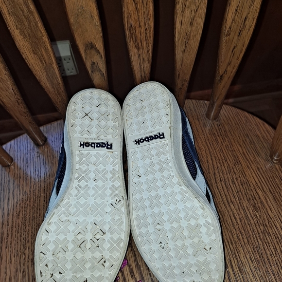 Women's size 6 Reebok pink, blue and white sneaker - Picture 5 of 7